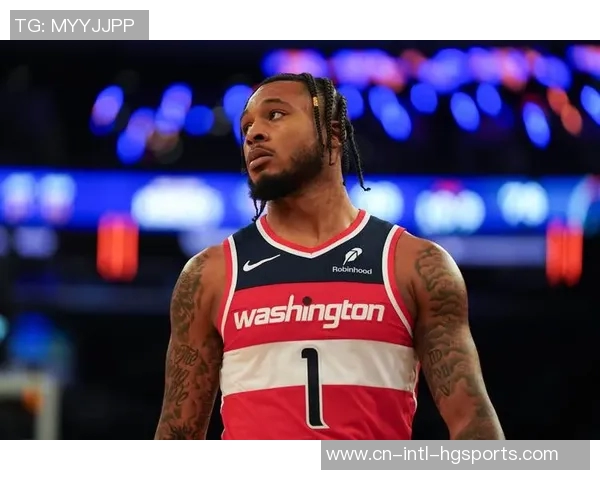 惠特摩尔身穿病号服与女友合照因血栓无限期缺阵与文班同款伤病相似